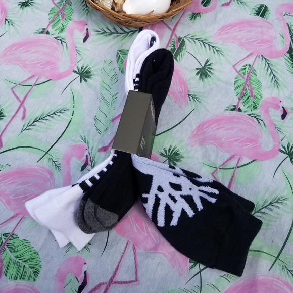 Timberland Men's Logo Crew Socks NWT Black White - Picture 3 of 6